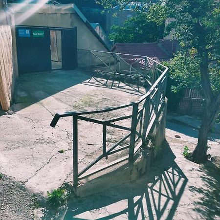 Your Hostel Tbilisi ภายนอก รูปภาพ